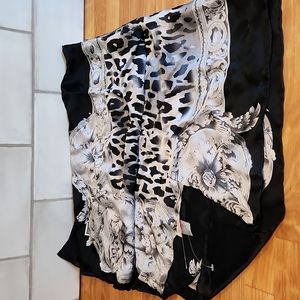 - Vintage Echo Leopard/Geometric Black & Gray print scarf - NWOT